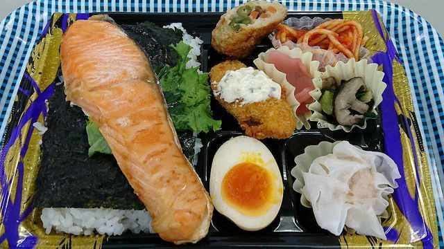 10月29日肉の日はスーパーコモディイイダ焼鮭弁当デリバリー通販お取り寄せランチメニューテイクアウト持ち帰り予約は楽天で オードブル 土日正月事前予約早割ジェフグルメカードおせち料理バーミヤンガストかつや食事券五右衛門ワンカルビ29日肉の日焼肉しゃぶしゃぶ